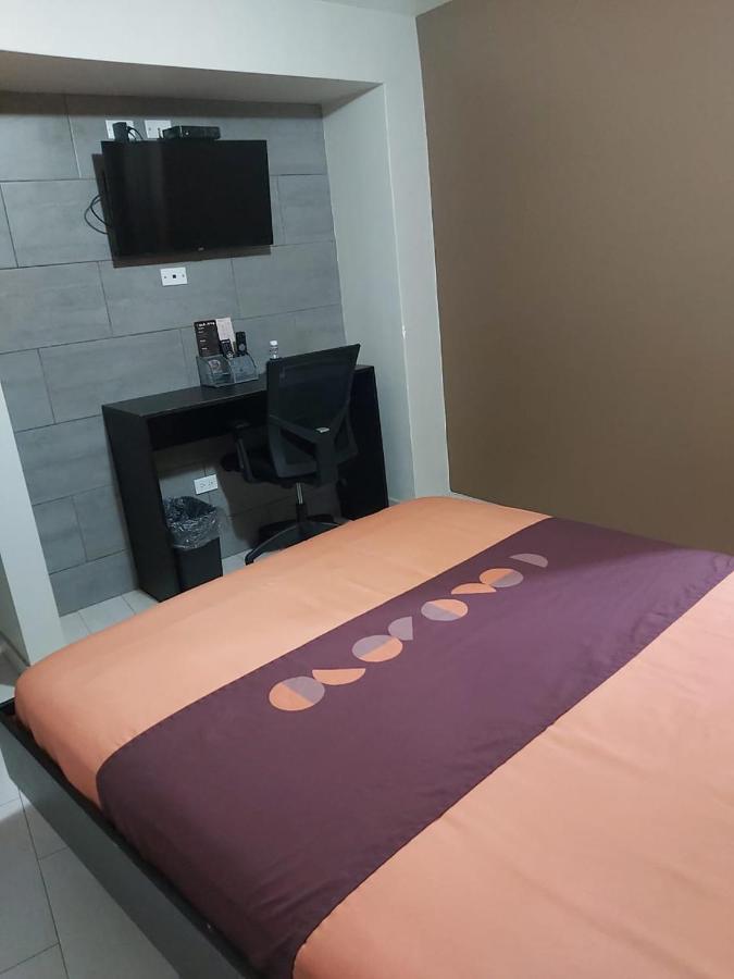 Hoteles CC Tijuana Extérieur photo